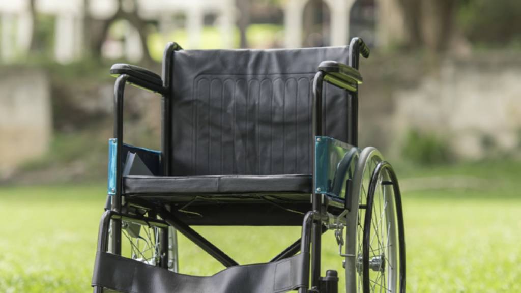 Le carrozzine per trasferimento: una risorsa fondamentale per la mobilità e la sicurezza dei pazienti